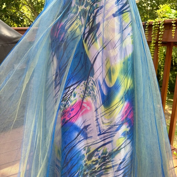 Vibrant Abstract Formal Dress | Vintage Y2K Beaded Cache Ballgown | Size 4 - Picture 7 of 17